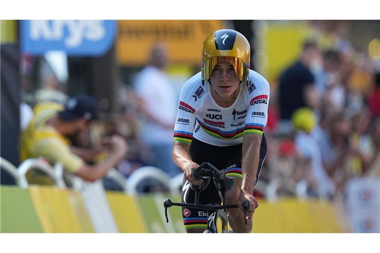 Der Belgier Remco Evenepoel gewinnt das erste Zeitfahren bei der 112. Tour.
