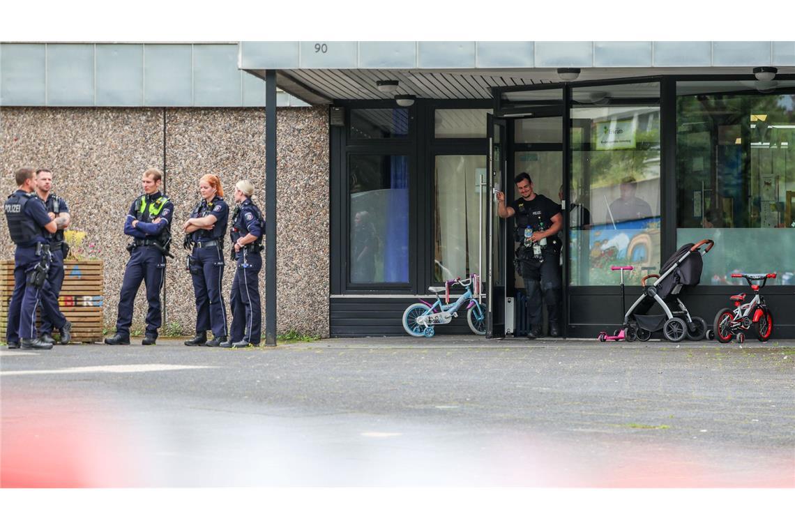 Der Bereich um den Tatort wurde weiträumig abgesperrt.