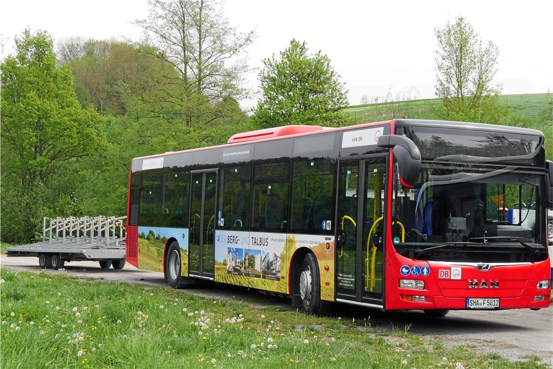 Der Berg- und Talbus fährt von Backnang nach Oberstenfeld. Bei den Freizeitbussen gibt es immer auch die Möglichkeit, sein Fahrrad auf dem Anhänger mitzunehmen. Foto: Landratsamt
