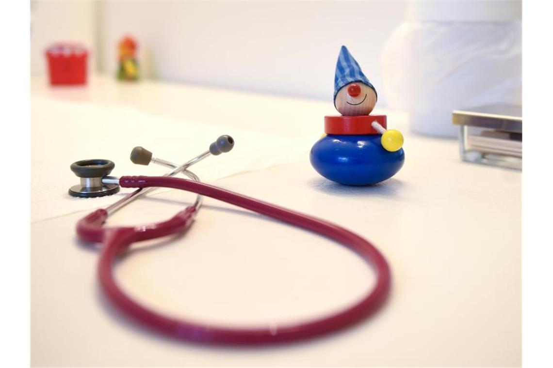 Kinderärzte fordern Zuckersteuer im Kampf gegen Übergewicht Der Berufsverband der Kinder- und Jugendärzte (BVKJ) spricht sich dafür aus, sehr süße Lebensmittel durch eine Zuckersteuer zu verteuern. Foto: Britta Pedersen/zb/dpa