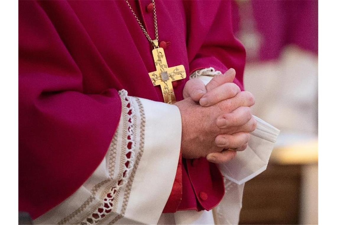 Missbrauch in Kirche: 1500 Anträge auf Ausgleichszahlungen Der Beschluss der deutschen Bischöfe vom September 2020 sieht den Opfern finanzielle Leistungen von bis zu 50.000 Euro vor. Foto: Sebastian Gollnow/dpa