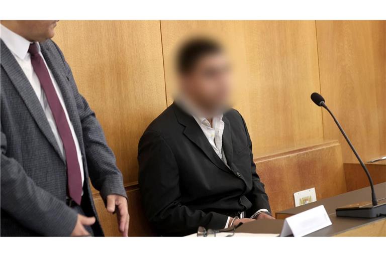 Der Beschuldigte hat die Vorwürfe über seinen Verteidiger eingeräumt. (Archivbild)