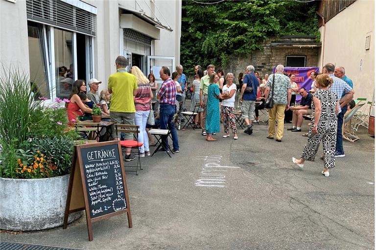 Der besondere Charme der Spielstätte entfaltet sich vor allem im Frühjahr und Sommer, wenn auch der Außenbereich des Murrpotts genutzt werden kann. Foto: Bandhaus-Theater