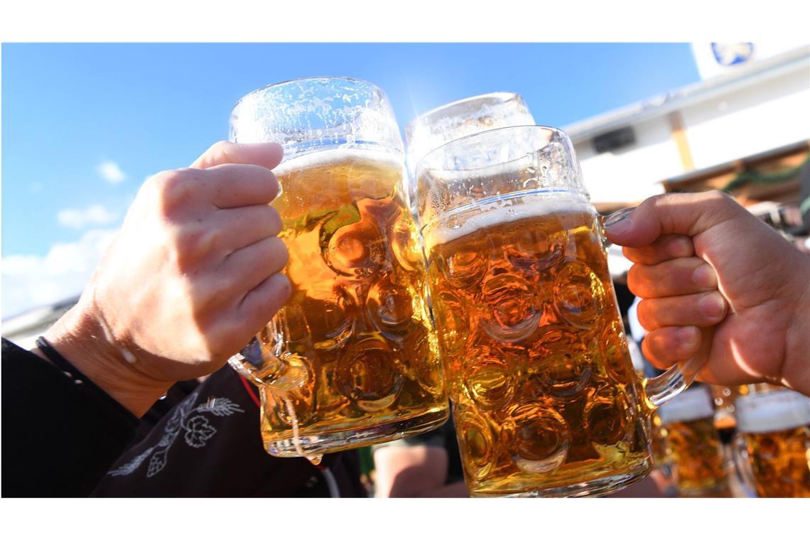 Der Bierpreis auf der Wiesn steigt auch im Jahr 2025. (Symbolbild)
