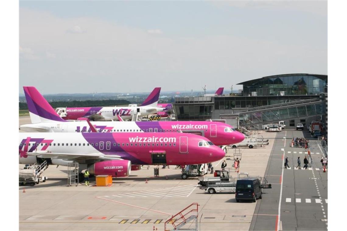 Der Billigflieger Wizz Air steuert viele Ziele in Osteuropa an. Foto: Airport Dortmund/dpa-tmn