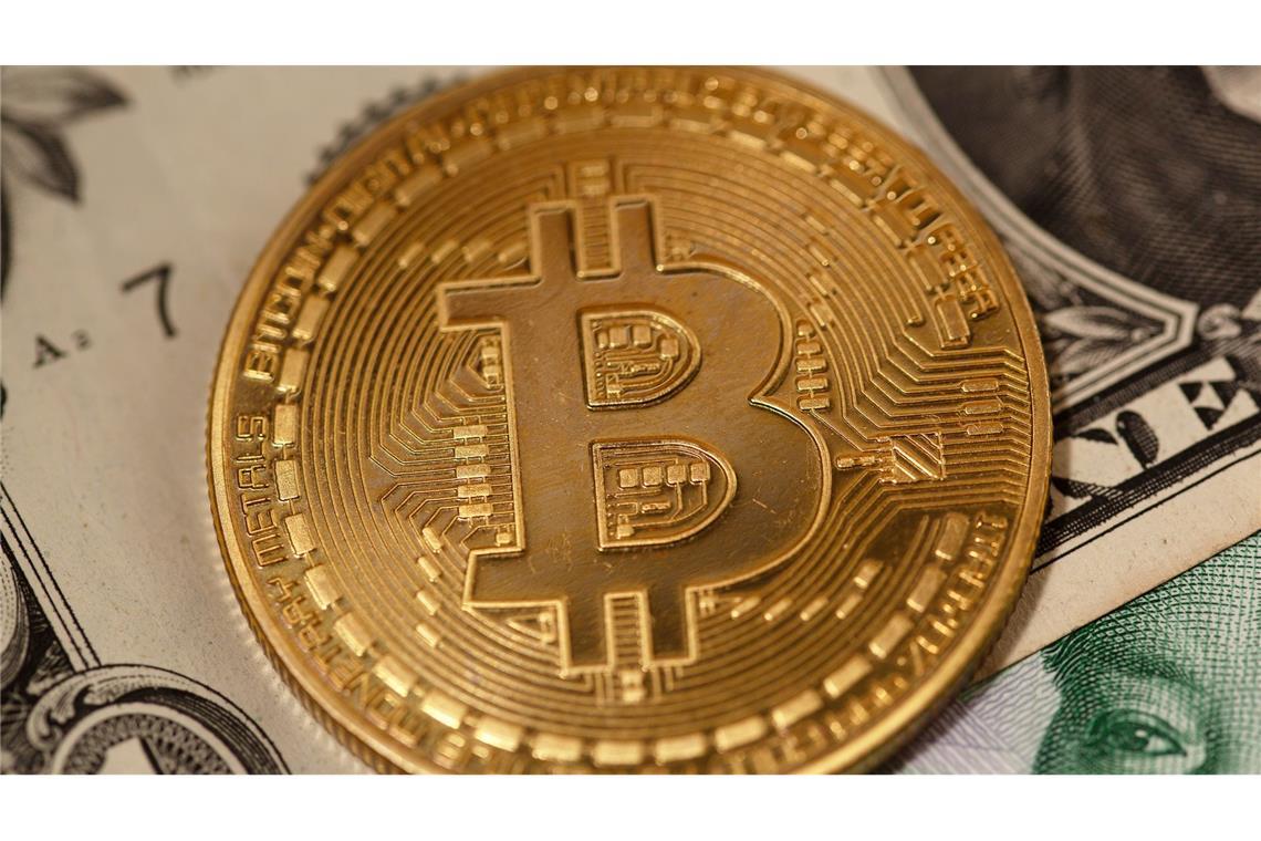 Bitcoin sackt immer weiter ab Der Bitcoin hat seit seinem Allzeithoch zum Amtsantritt von US-Präsident Donald Trump rund 28 Prozent an Wert in US-Dollar verloren.