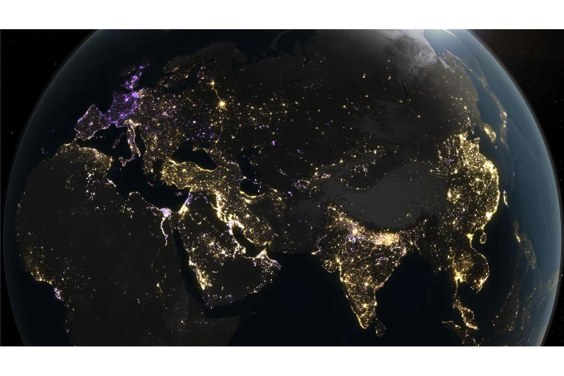 Der Blick auf die Erde zeigt die menschlichen Aktivitäten anhand der Emissionen von künstlichem Licht