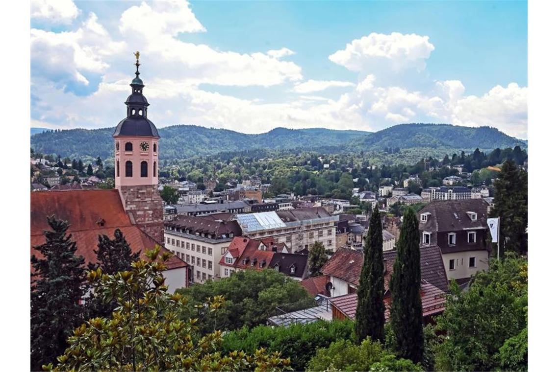 Der Blick auf die Innenstadt von Baden-Baden. Foto: Uli Deck/dpa