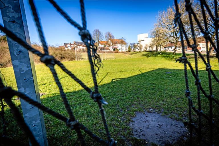 Der Bolzplatz in der Königsberger Straße bietet gute Voraussetzungen, um zu einem schönen Spielplatz ausgebaut zu werden. Ob es so kommt, ist noch fraglich. Foto: Alexander Becher