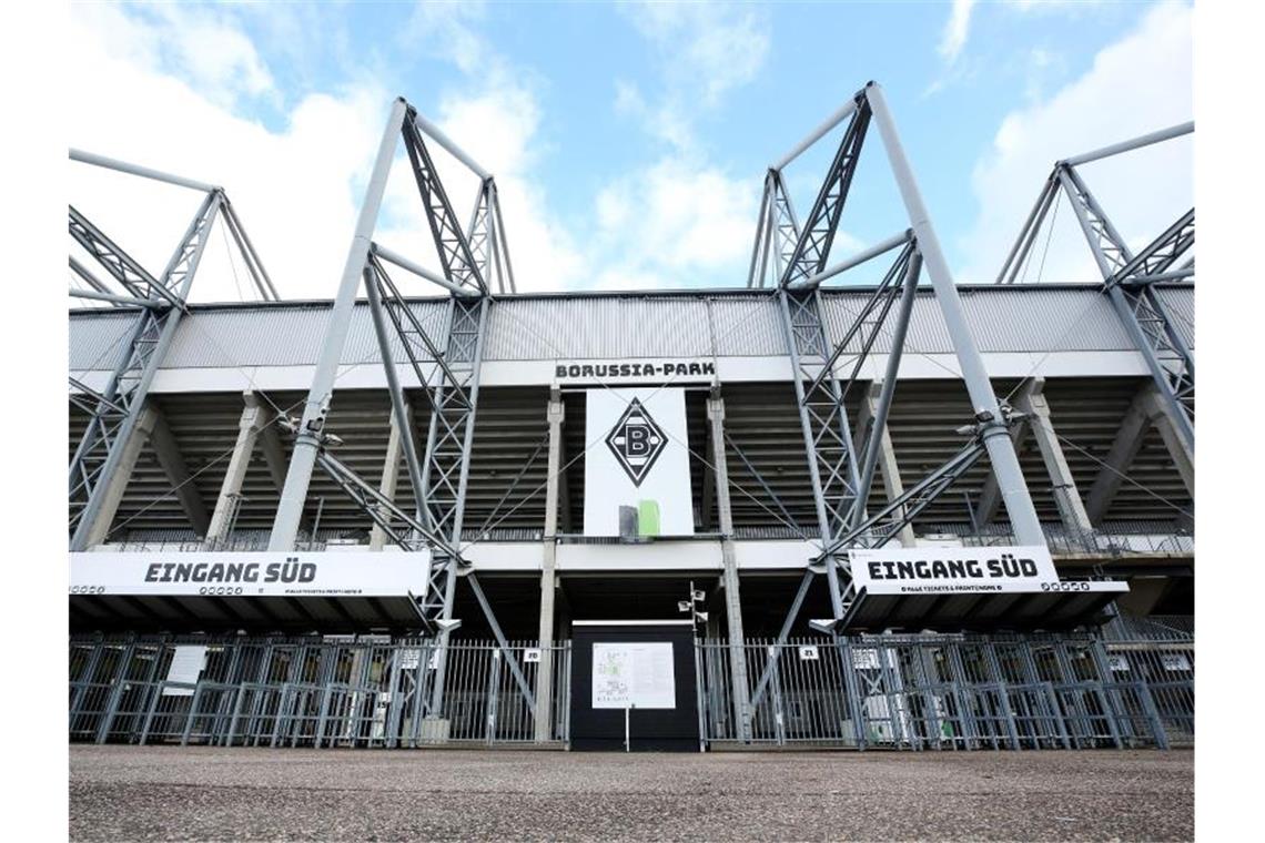 Der Borussia-Park wird für das Nachholspiel Gladbach gegen Köln für Zuschauer geschlossen bleiben. Foto: Roland Weihrauch/dpa