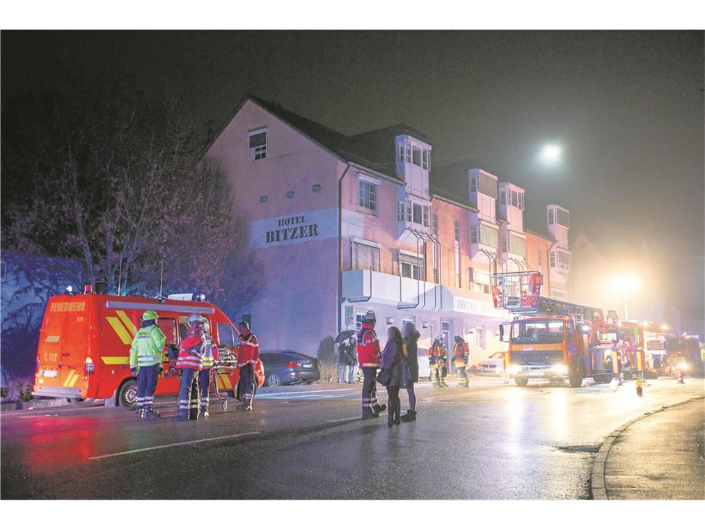 Sieben Einsätze für Backnanger Wehr in einer Nacht Der Brand im Heizraum eines Hotels an der Eugen-Adolff-Straße konnte von der Feuerwehr schnell gelöscht werden. Trotzdem summiert sich der Schaden auf geschätzt 50000 Euro.