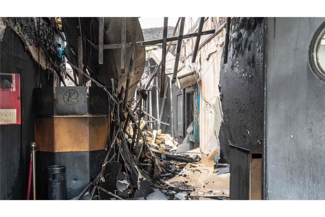 Der Brand war in den frühen Morgenstunden in der Disco unweit der französischen Grenze ausgebrochen.