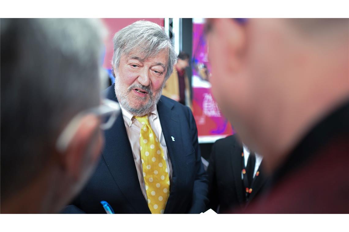 Der Brite Stephen Fry schreibt die "Odyssee" mit einem Augenzwinkern. (Archivbild)