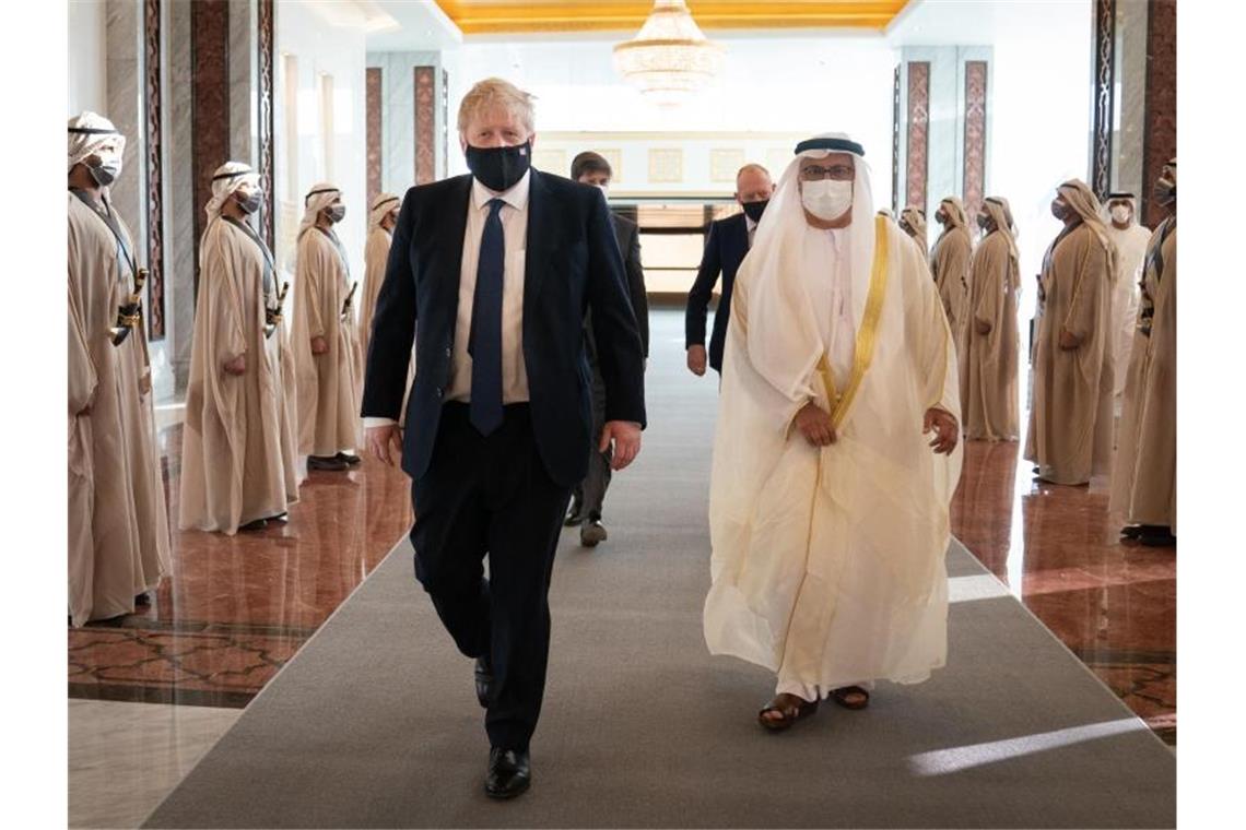 Johnson will Öl aus dem Nahen Osten - Besuch in Abu Dhabi Der britische Premierminister Boris Johnson will von russischen Energieimporten unabhängiger werden - und reist in den Nahen Osten. Foto: Stefan Rousseau/PA Wire/dpa