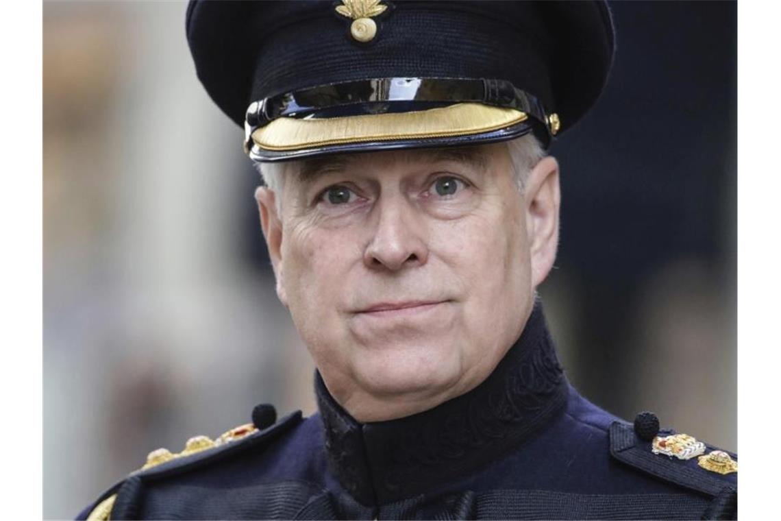 Missbrauchsskandal: Prinz Andrew verliert Palast-Rückhalt Der britische Prinz Andrew muss sich nun als Privatmann vor Gericht verantworten. Foto: Olivier Matthys/AP/dpa