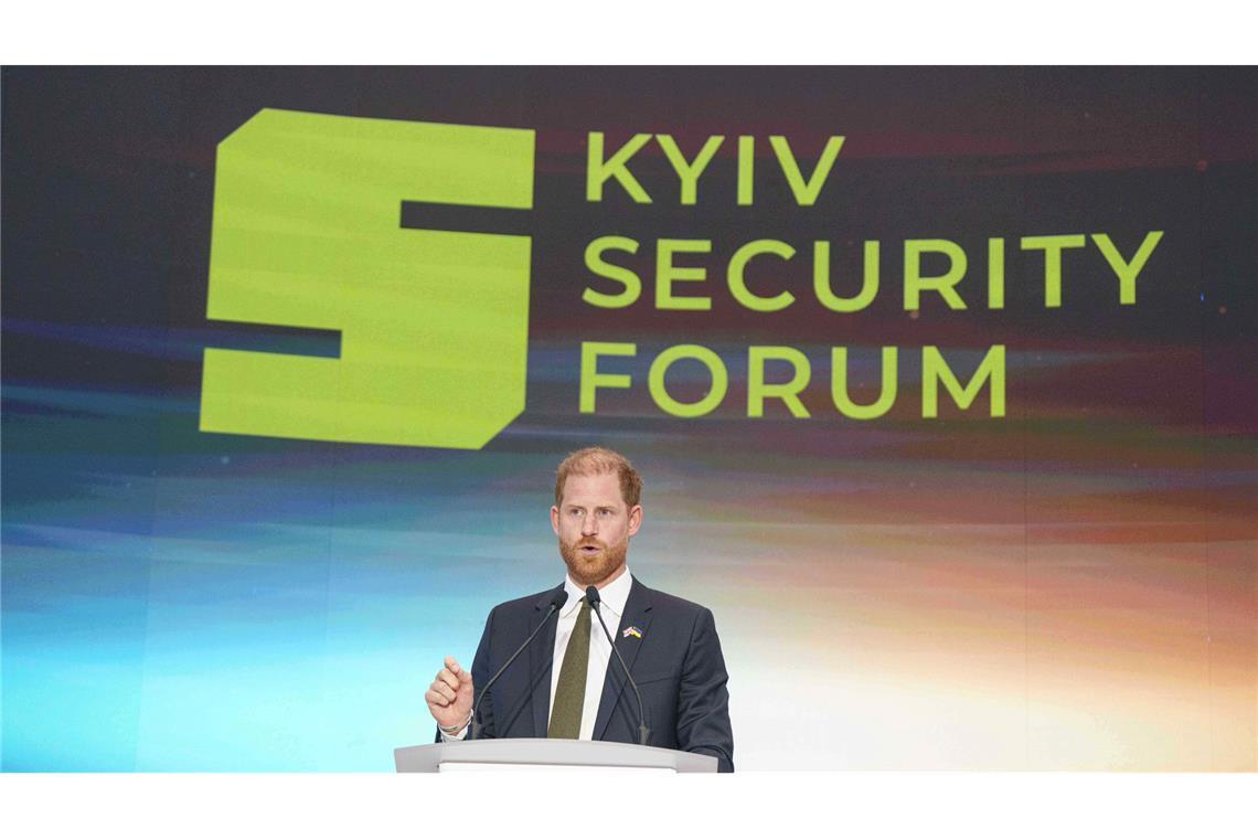 Der britische Prinz Harry reist nicht im Auftrag des Königshauses, sondern auf eigene Faust.