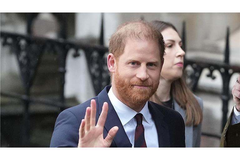 Der britische Prinz Harry trifft am dritten Tag des Prozesses gegen am Londoner High Court ein.