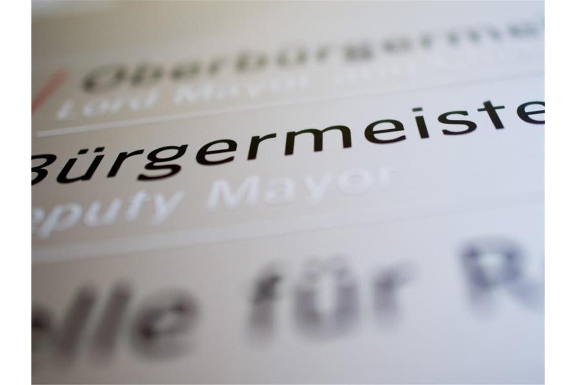 Der Bürgermeister der Gemeinde Estorf im Landkreis Nienburg ist nach eigenen Angaben wegen rechtsextremer Anfeindungen zurückgetreten. Foto: Julian Stratenschulte/dpa