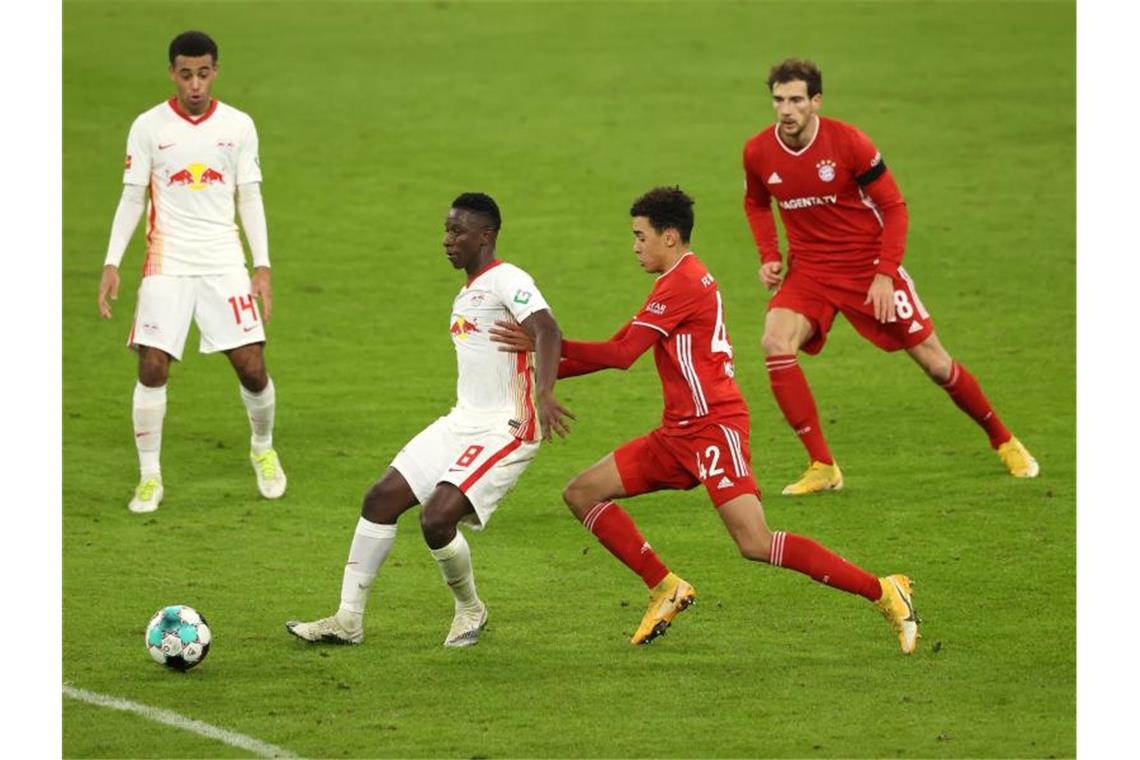 „Völlig illusorisch“: Leipzig gegen Bayern ohne Fans Der Bundesliga-Gipfel RB Leipzig gegen Bayern München findet definitiv ohne Zuschauer statt. Foto: Alexander Hassenstein/Getty Images Europe/Pool/dpa