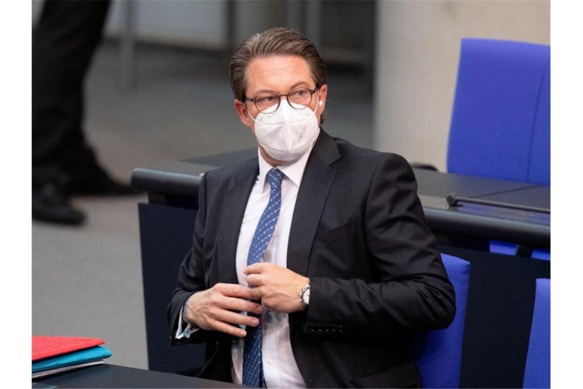 Treffen mit Scheuer: 80 zu 1 für die Autoindustrie Der Bundesminister für Verkehr und digitale Infrastruktur, Andreas Scheuer (CSU), im Bundestag. Foto: Felix Schröder/dpa