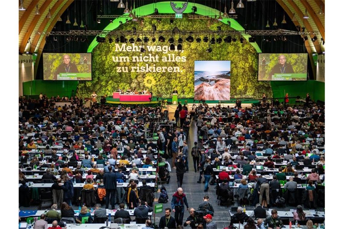 Baerbock und Habeck erneut an die Spitze der Grünen gewählt Der Bundesparteitag der Grünen findet in der Bielefelder Stadthalle statt. Foto: Guido Kirchner/dpa
