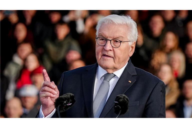 Der Bundespräsident würdigte die Bundeswehr, die tief verankert im freiheitlichen Gemeinwesen und "Armee unserer Demokratie" sei.