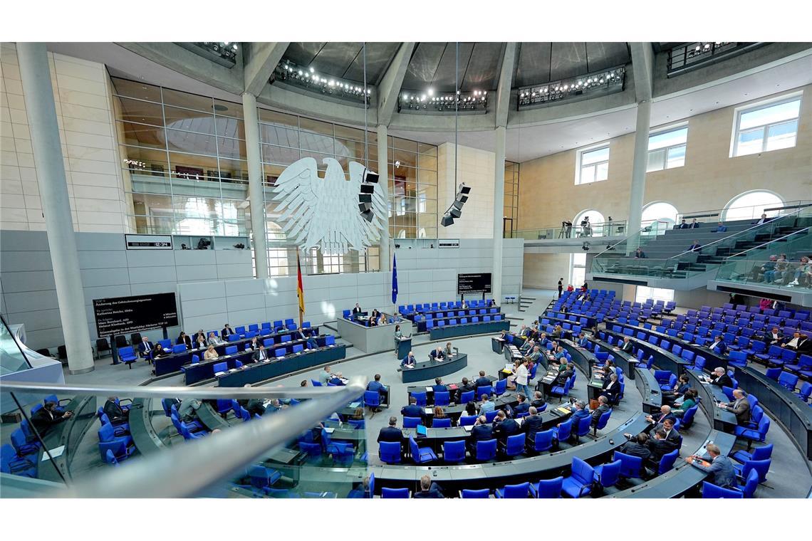 Der Bundestag debattierte zum ersten Mal über die Reform, die umstritten ist.
