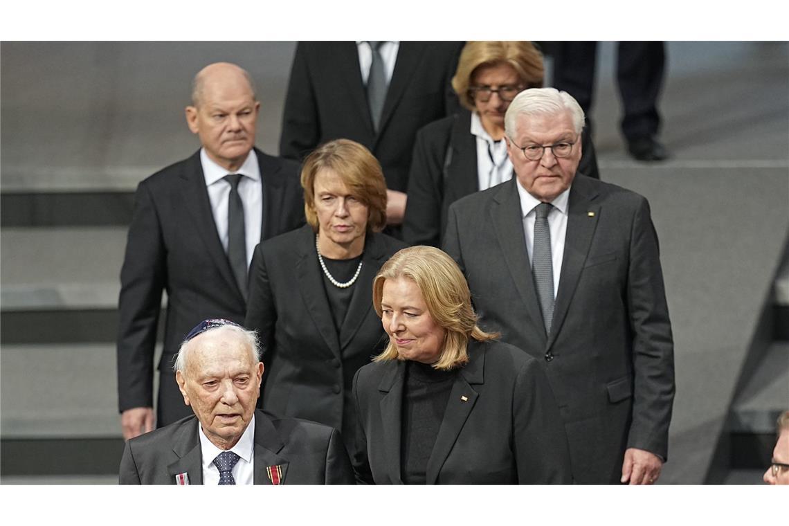 Steinmeier warnt vor Rückfall in "dunkle Zeit" Der Bundestag gedenkt der Opfer des Nationalsozialismus.