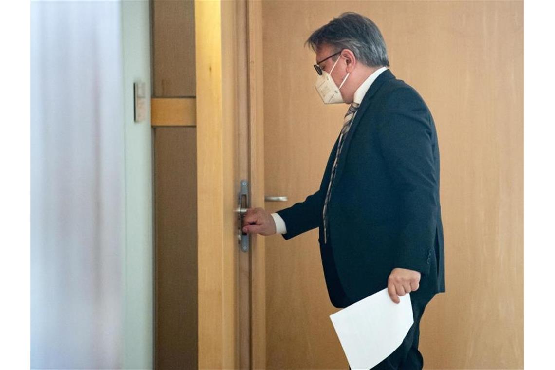 Der Bundestag hat die Immunität des CSU-Abgeordneten Georg Nüßlein aufgehoben und damit den Vollzug gerichtlicher Durchsuchungs- und Beschlagnahmebeschlüsse genehmigt. Foto: Bernd von Jutrczenka/dpa