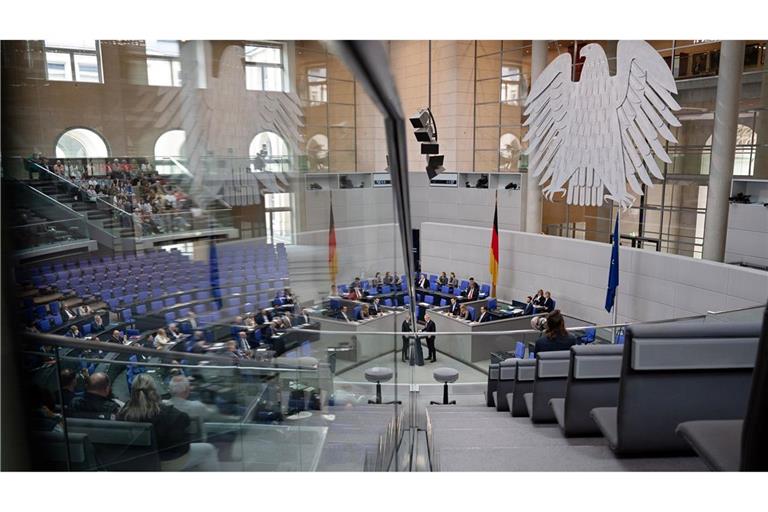 Der Bundestag hat eine Reform beschlossen, damit staatliche Milliarden schneller in die Infrastruktur fließen.