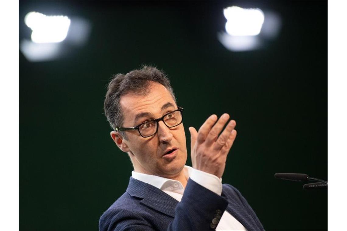 Özdemir: Grün-Schwarz im Südwesten keine Vorentscheidung Der Bundestagsabgeordnete Cem Özdemir (Bündnis 90/Die Grünen), spricht auf dem Online-Parteitag. Foto: Marijan Murat/dpa
