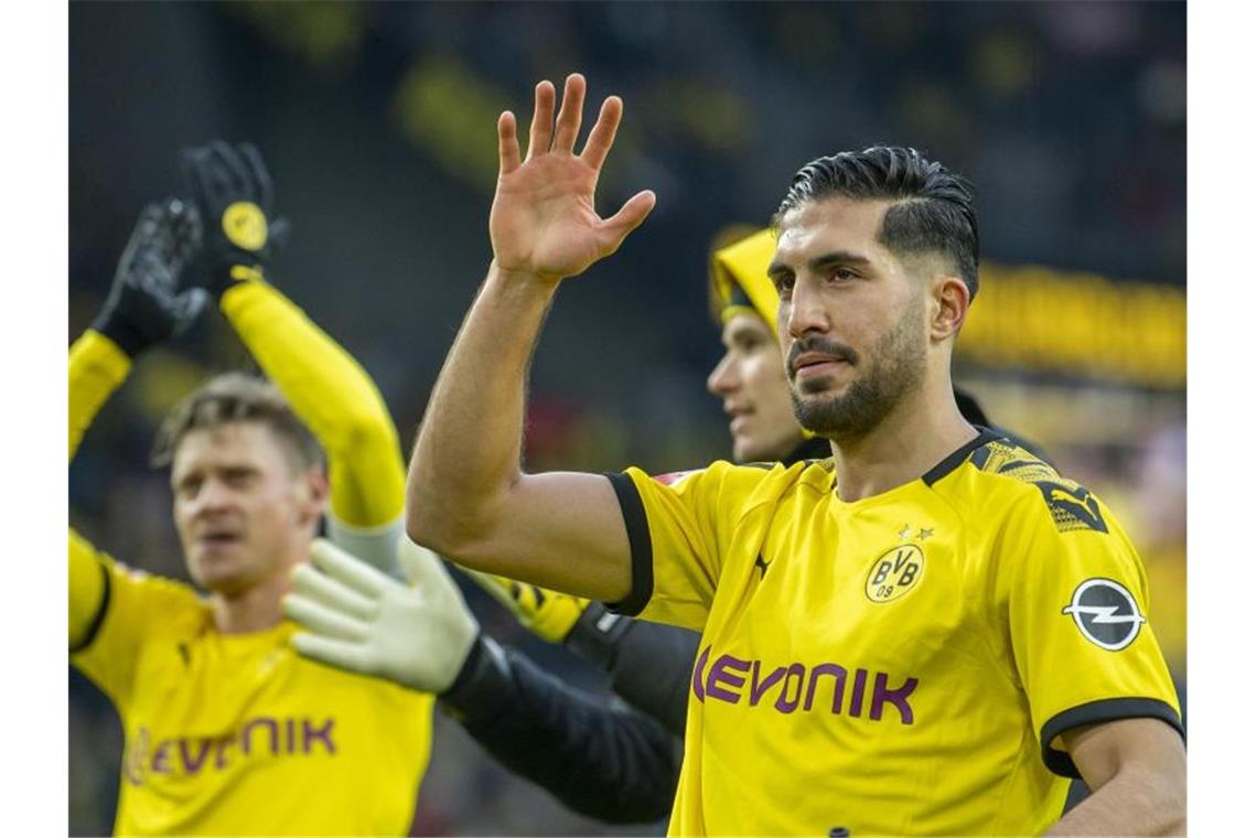 Arbeitssieg mit Nachspiel: BVB weiter im Titelrennen Der BVB-Sieg gegen Freiburg geriet fast wieder zu Nebensache. Foto: David Inderlied/dpa