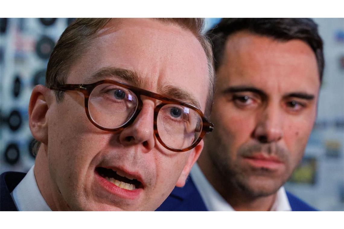 Der CDU-Landesvorsitzende in Mecklenburg-Vorpommern Daniel Peters (rechts) ist am Montagabend zurückgetreten. Philipp Amthor (links) soll das Amt kommissarisch übernehmen, wie Peters in Schwerin sagte.