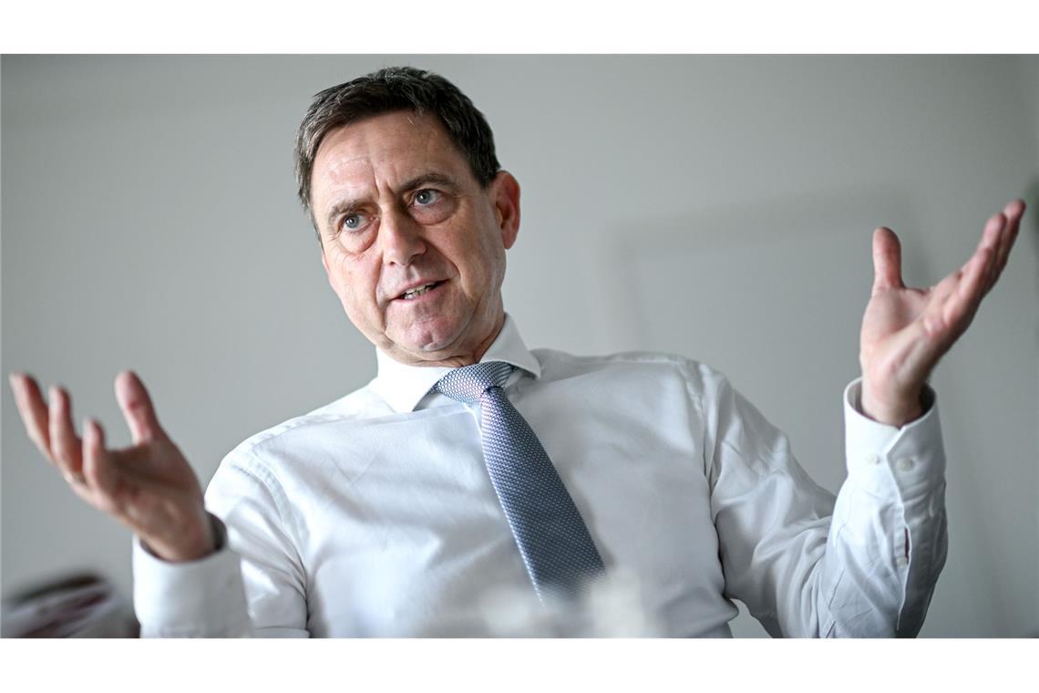Der Chef des Kassen-Spitzenverbands, Oliver Blatt, sieht den Bund und die Pharma-Branche am Zug. (Archivbild)