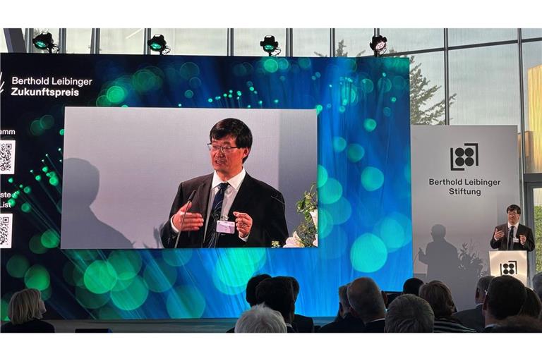 Der chinesisch-amerikanische Physiker Jun Ye wird mit dem Zukunftspreis der Berthold-Leibinger-Stiftung ausgezeichnet.