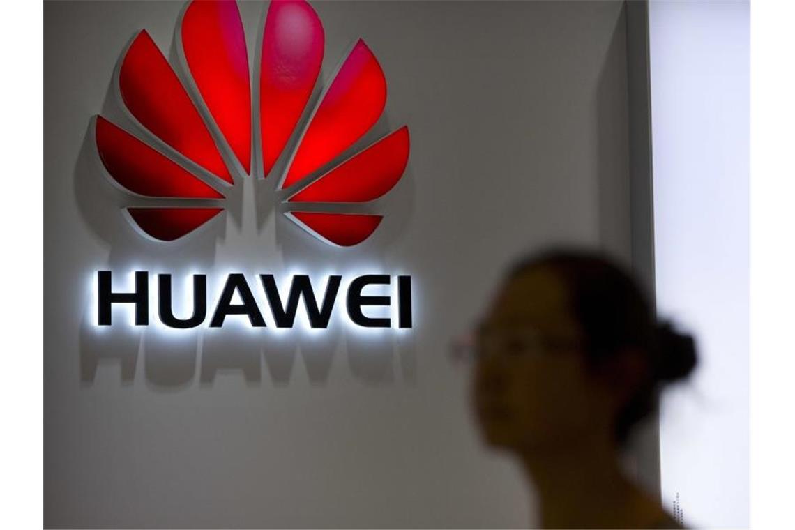 Der chinesische Technologiekonzern Huawei sieht sich wieder auf Kurs. Foto: Mark Schiefelbein/AP