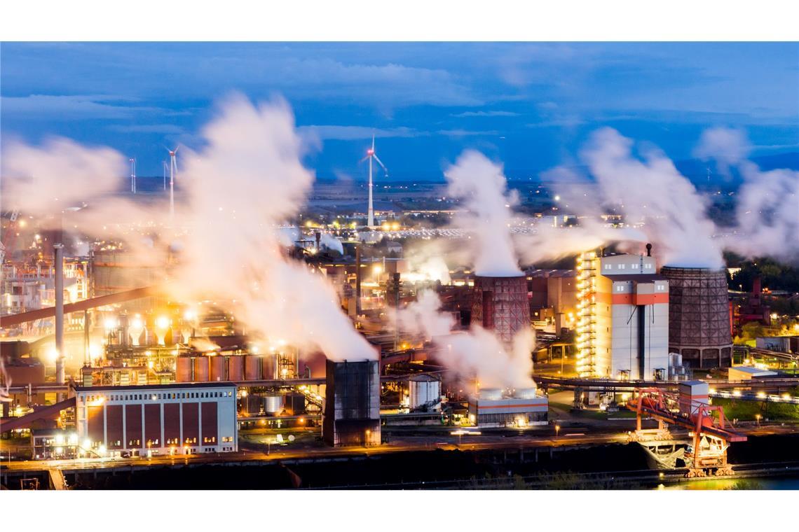 Der CO2-Ausstoß der Industrie belastet das Klima. (Archivbild)