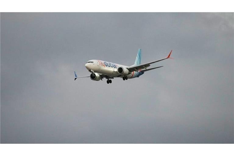 Der Copilot des Flydubai-Flugs von Dubai nach Tel Aviv wollte das Flugzeug laut US-Medien auf den israelischen Großflughafen Ben Gurion bei Tel Aviv stürzen lassen (Symbolbild).