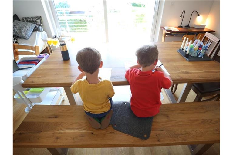 Der Copsy-Studie zufolge empfindet rund ein Drittel der Kinder und Jugendlichen weniger Lebensqualität (Symbolbild). Foto: Karl-Josef Hildenbrand/dpa