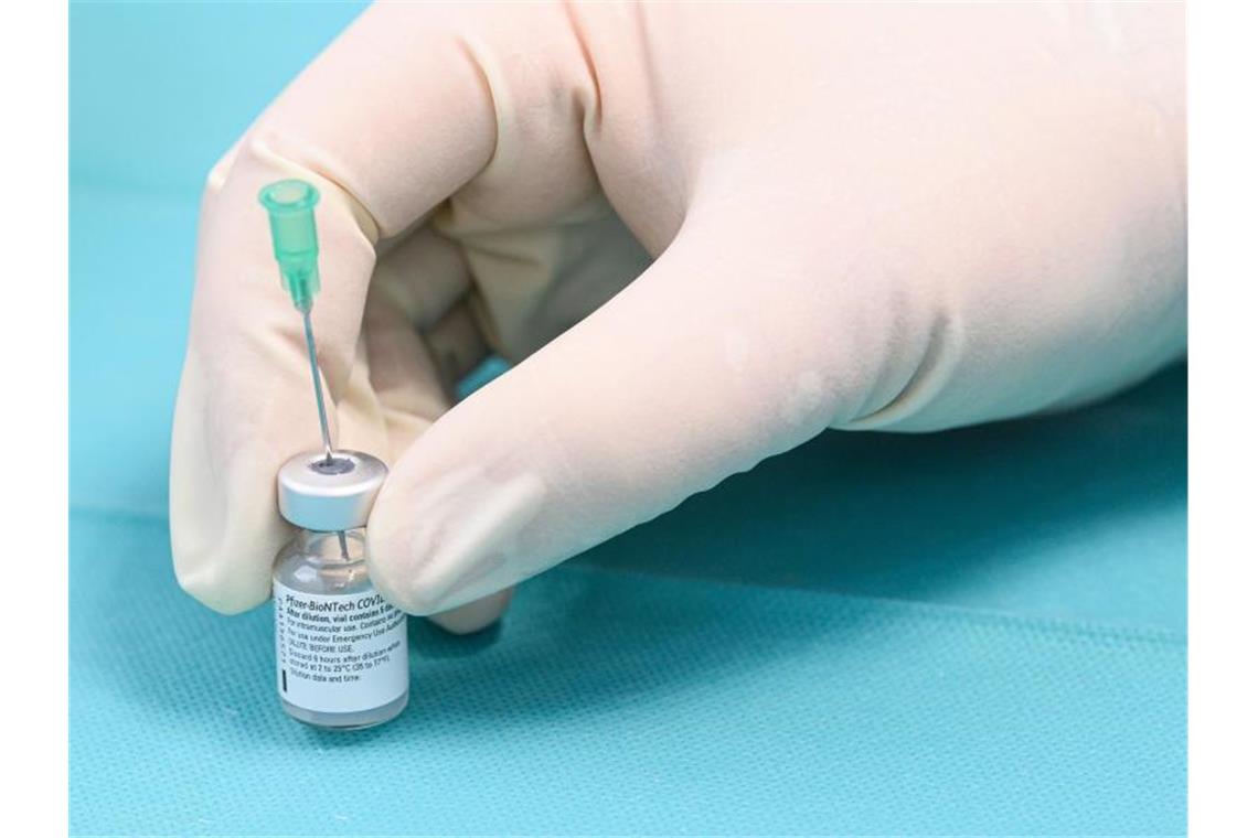 Biontech-Gründer: Dosis für 15 bis 30 Euro angeboten Der Covid-19-Impfstoff von Biontech/Pfizer. Foto: Robert Michael/dpa-Zentralbild/dpa