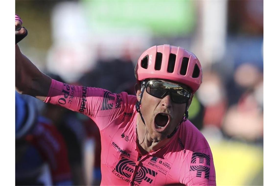 Der Däne Magnus Cort Nielsen gewann seine dritte Vuelta-Etappe. Foto: Daniel Cole/AP/dpa