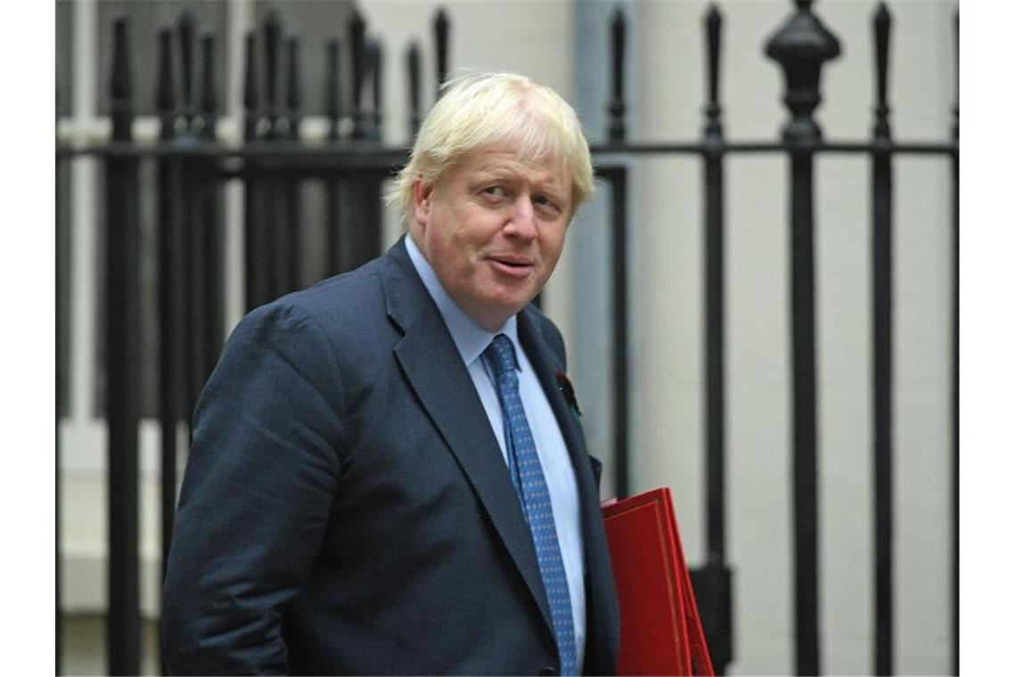 Der damalige britische Außenminister Boris Johnson kommt im Herbst 2017 zu einer Kabinettssitzung in die Downing Street. Foto: Stefan Rousseau/PA Wire