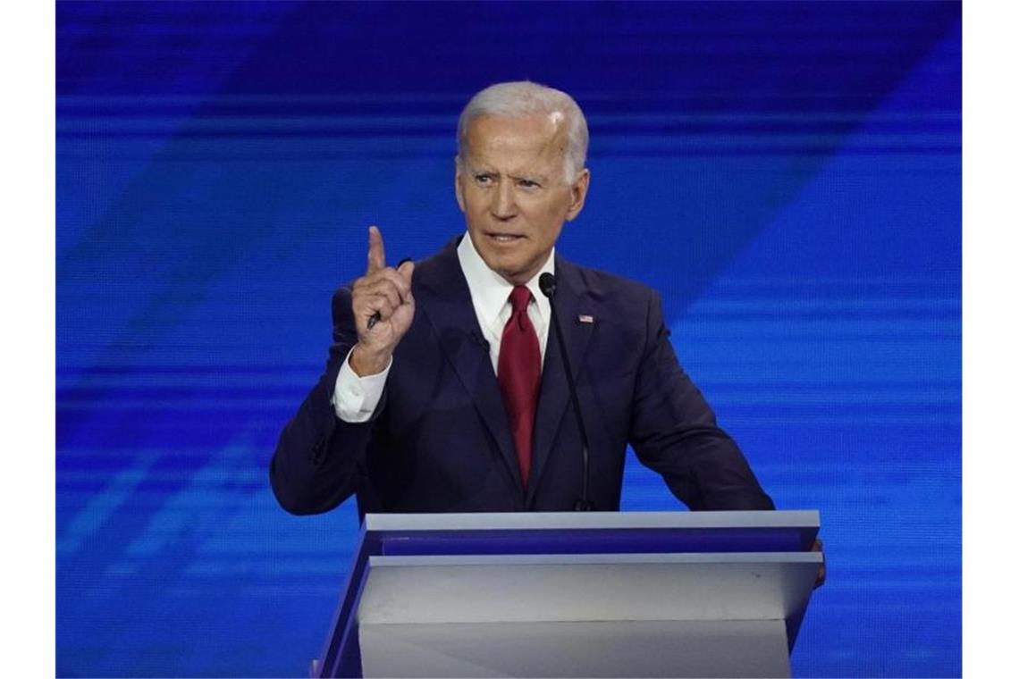 Der demokratische Bewerber Joe Biden während der dritten TV-Debatte. Foto: David J. Phillip/AP