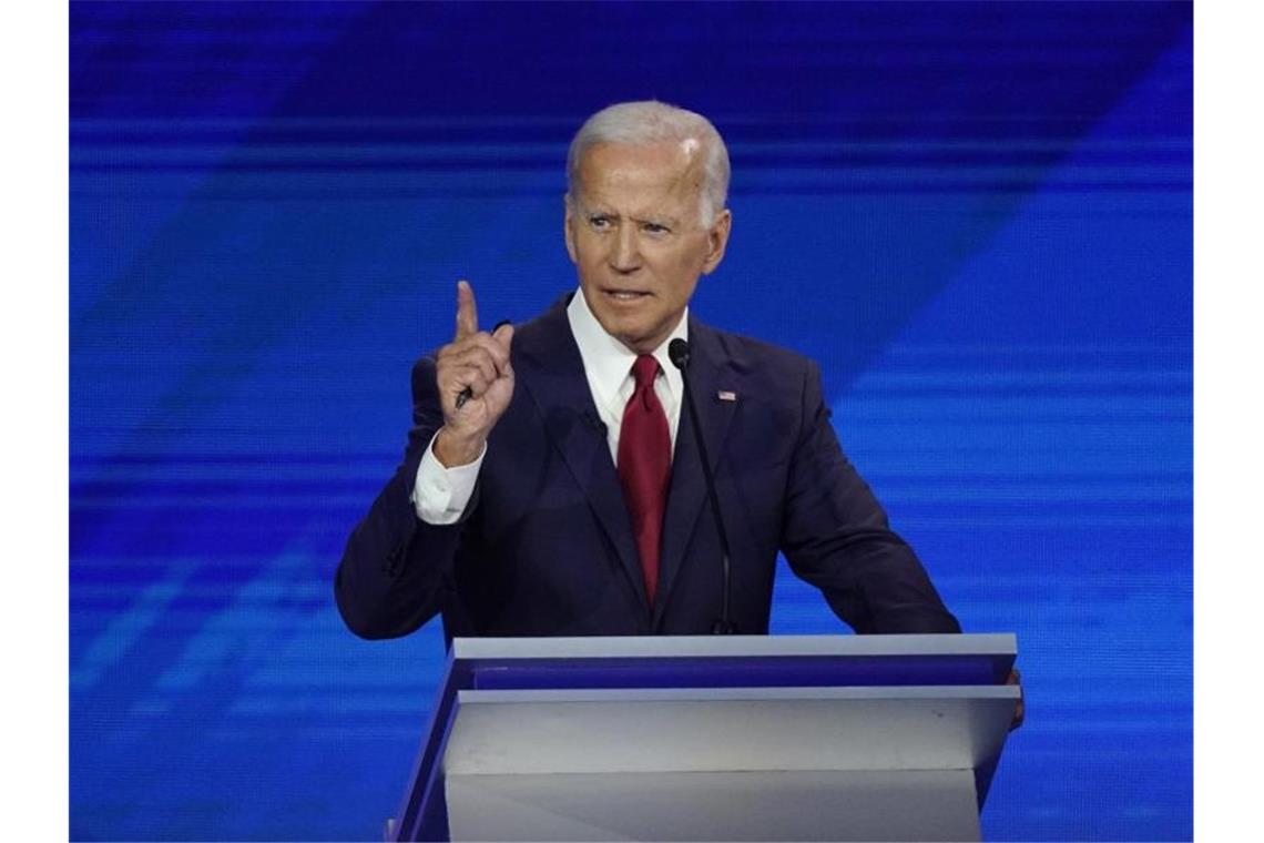 TV-Debatte der US-Demokraten: Biden gegen Warren und Sanders