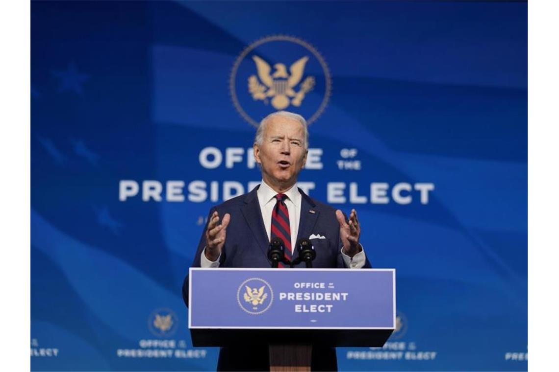 Biden mahnt zu nationaler Einheit im Kampf gegen Klimawandel Der designierte US-Präsident Joe Biden stellt im „The Queen“ Theater in Wilmington sein Klima- und Energieteam vor. Foto: Carolyn Kaster/AP/dpa