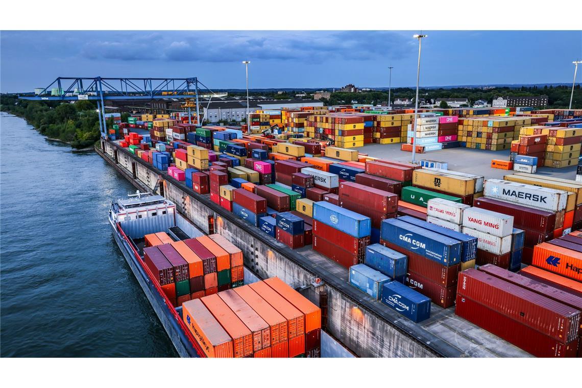 Der deutsche Außenhandel schrumpfte deutlich im November. (Symbolbild)