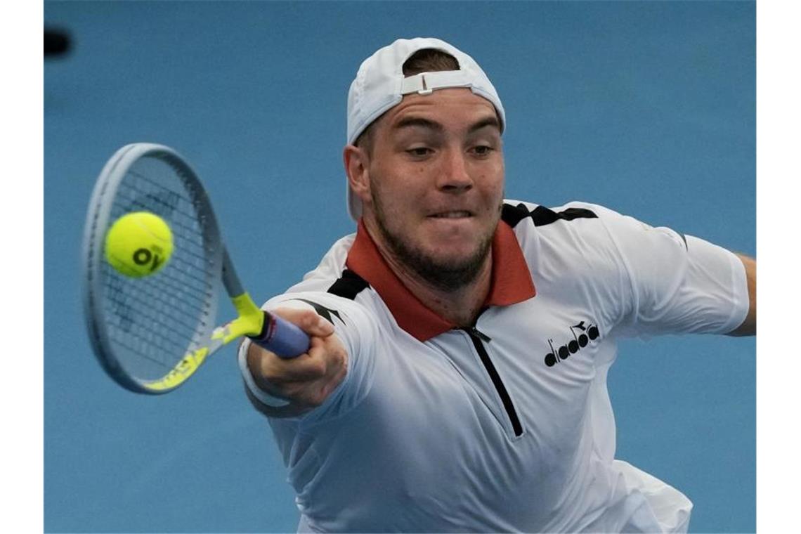 Struff und Zverev sorgen bei ATP Cup für Sieg über USA Der deutsche Jan-Lennard Struff setzte sich gegen John Isner aus den USA durch. Foto: Mark Baker/AP/dpa
