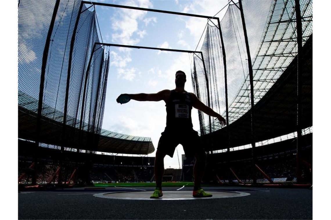 Der Deutsche Leichtathletik-Verband (DLV) hat wegen der Corona-Krise verschiedene Titelkämpfe abgesagt. Foto: Sven Hoppe/dpa