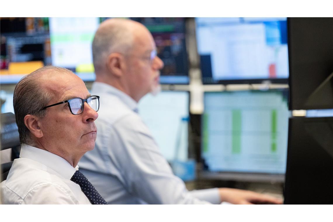 Der deutsche Leitindex DAX startete am Montag mit einem Minus.