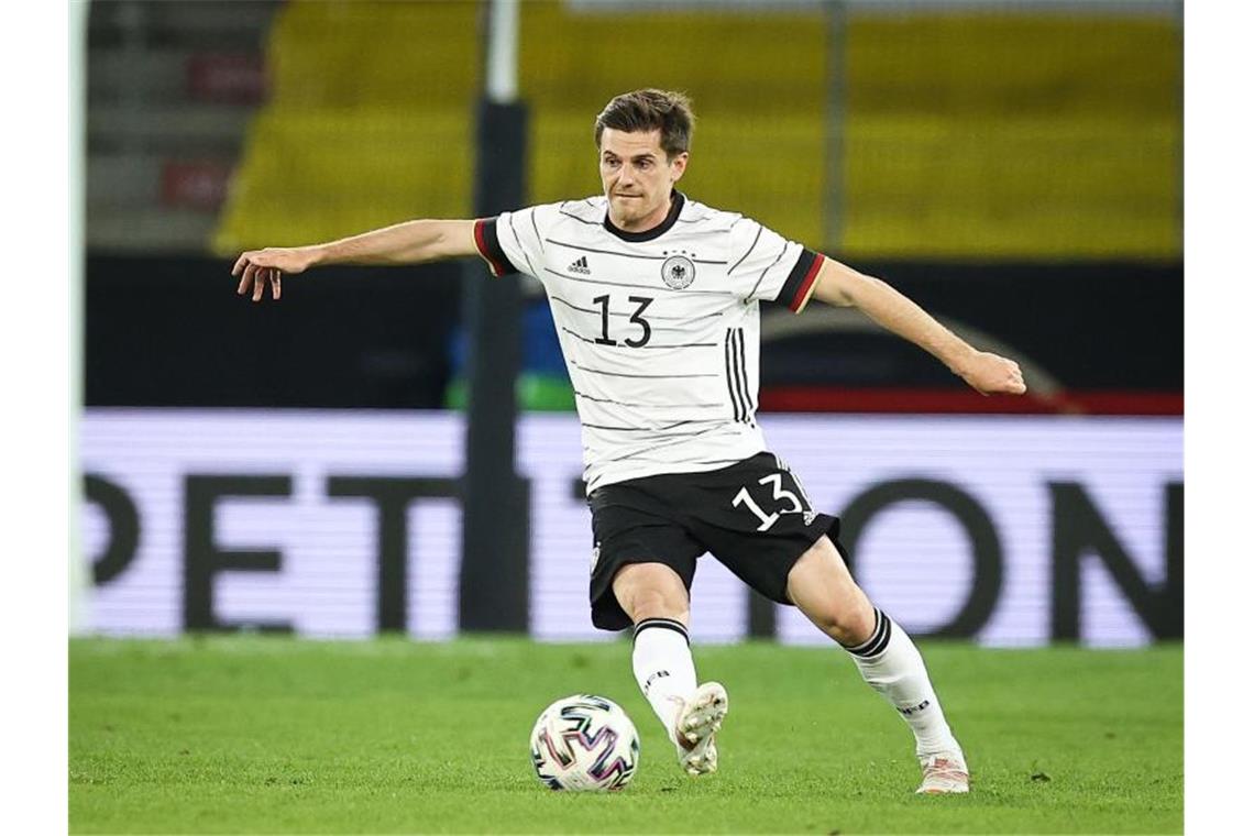 Der deutsche Nationalspieler Jonas Hofmann hat noch zwei Jahre Vertrag bei Borussia Mönchengladbach. Foto: Christian Charisius/dpa